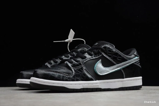Co Diamond Diamond Supply SB Black Low Dunk Nike BV1310-001 0323